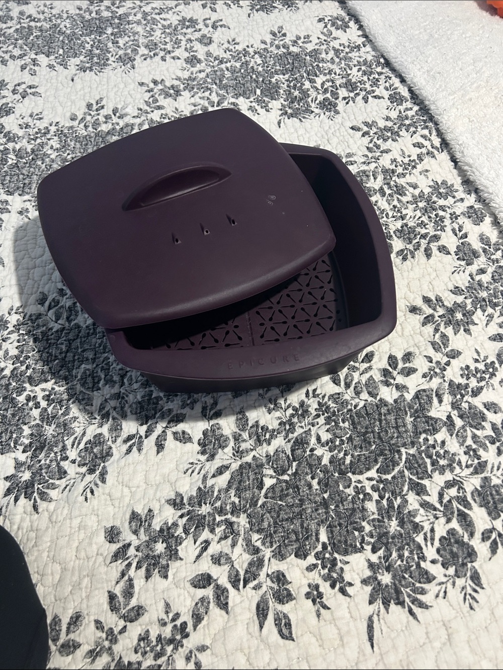 Epicure Silicone Steam & Serve Container in Deep Plum
